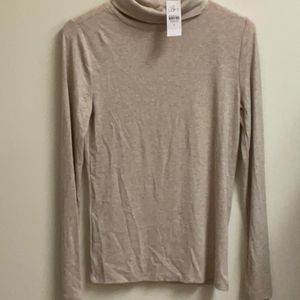 NWT Loft ladies ribbed long sleeve/turtleneck beige shirt, size S